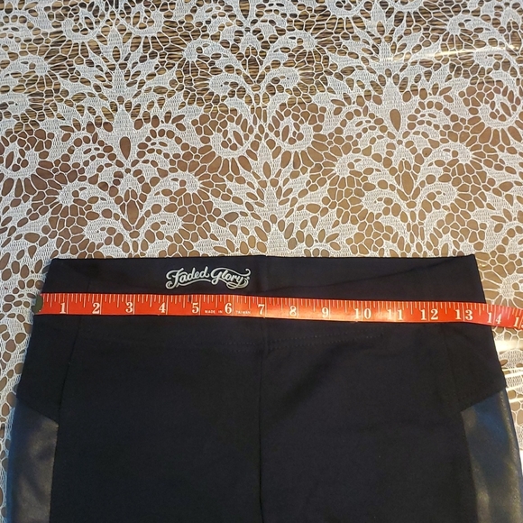 Silky Leggings With Faux Leather - Picture 5 of 9